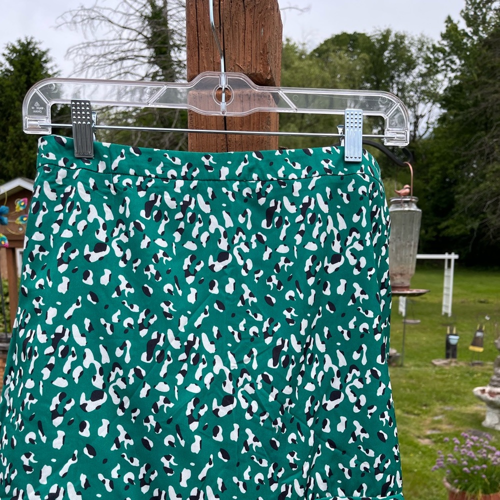 Showdown Green Leopard Print Skirt